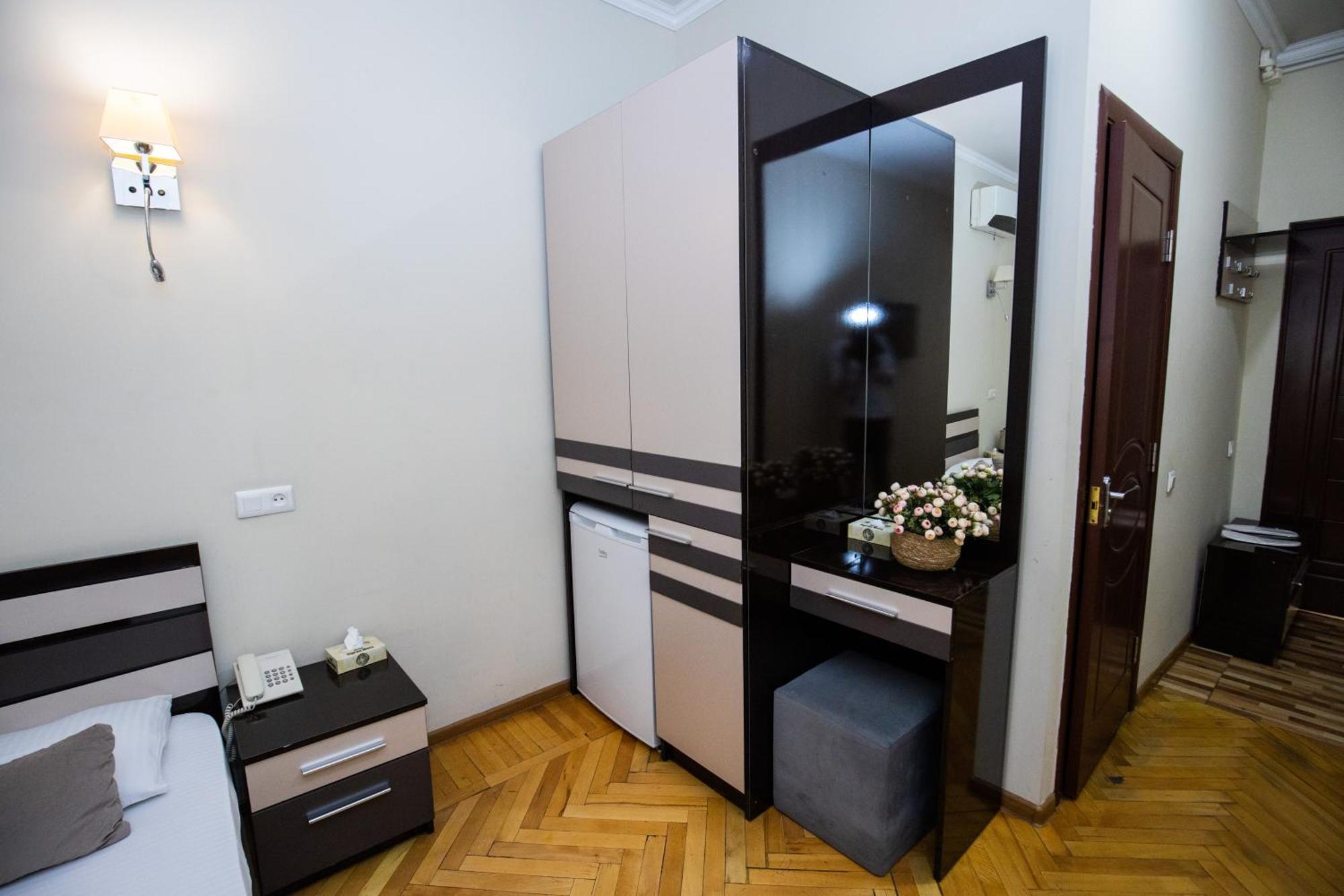 Yereone Hotel Apartment Jerevan Eksteriør bilde